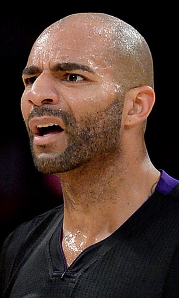 Report: Free agent Carlos Boozer still in conversations with Mavs